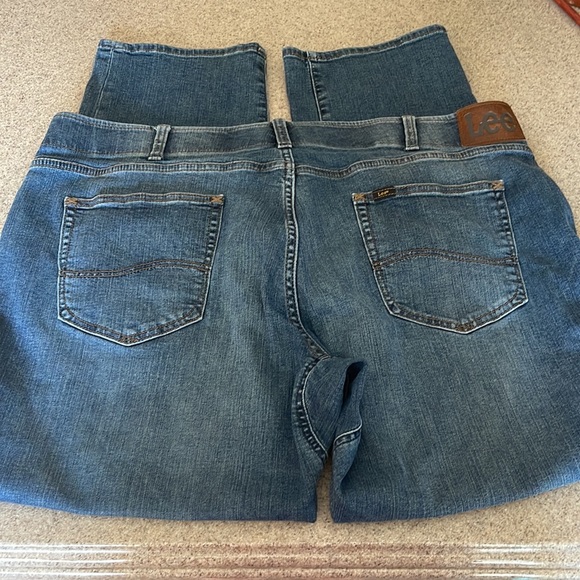 Like New Men’s Lee Extreme Motion Jeans - Picture 4 of 6